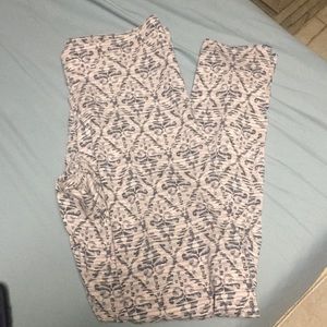 SOLD American Eagle outfitters. Cute leggings